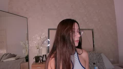 Snapshot of ari_wilde chatting on 05.30.26 Ari Wilde online show from 05.30.26