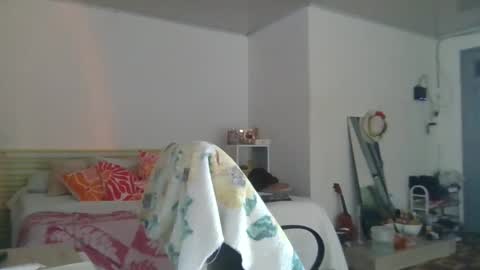 Snapshot of aria_andradee chatting on 10.02.25 aria_andradee online show from 10.02.25