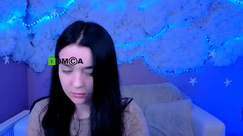 Snapshot of aria_glow chatting on 05.19.26 Aria online show from 05.19.26