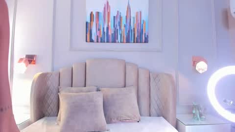 Aria  online show from 12.22.24