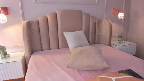 Aria  online show from 02.22.25