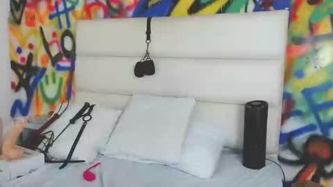 Snapshot of aria_martiin chatting on 12.13.24 aria online show from 12.13.24