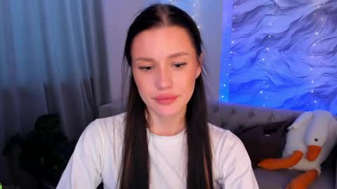 Snapshot of aria_mila chatting on 04.27.26 aria_mila online show from 04.27.26