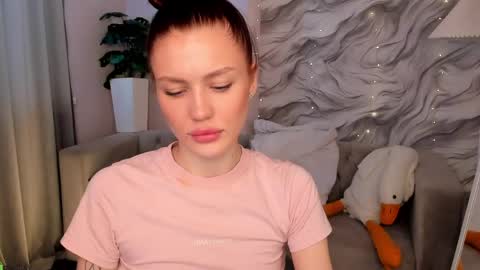 Snapshot of aria_mila chatting on 05.15.26 aria_mila online show from 05.15.26