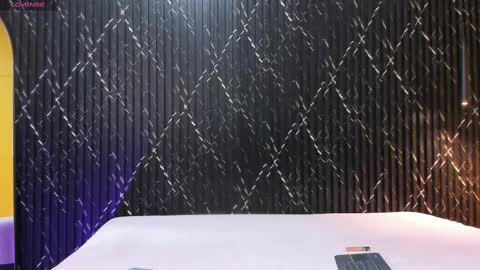 Aria Millers  online show from 09.25.25