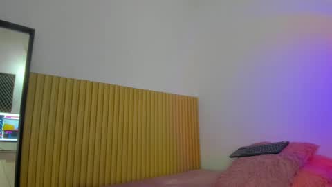 Snapshot of aria_millers_ chatting on 02.09.26 Aria Millers online show from 02.09.26