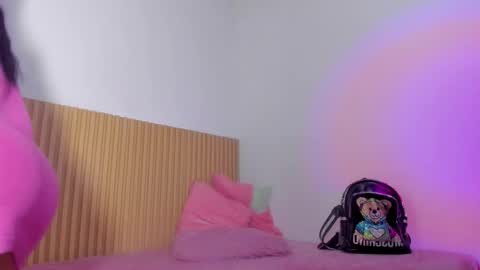 Snapshot of aria_millers_ chatting on 02.19.26 Aria Millers online show from 02.19.26