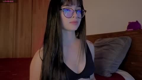 Snapshot of aria_mora chatting on 06.28.26 Roxxy online show from 06.28.26