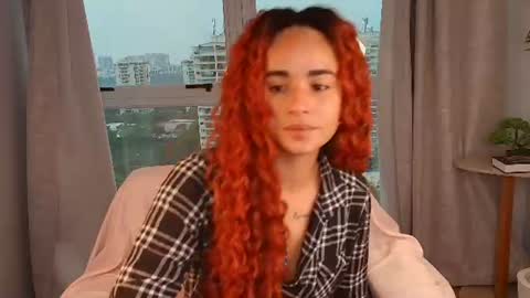 Snapshot of aria_velourr chatting on 06.11.26 Ysenne Josse online show from 06.11.26