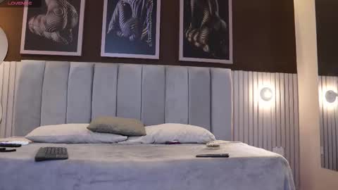 Ariaa online show from 11.05.25