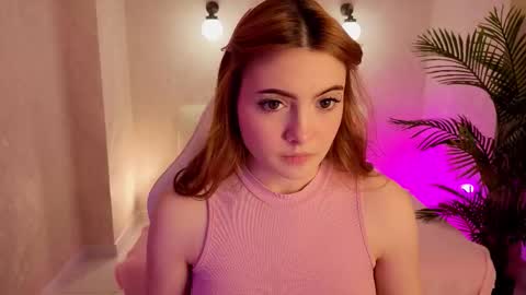 Snapshot of ariabishop chatting on 11.20.25 Daniela online show from 11.20.25