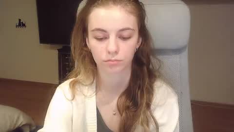 AriaCreazy online show from 10.13.25