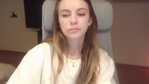 AriaCreazy online show from 10.20.25