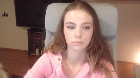 AriaCreazy online show from 10.29.25