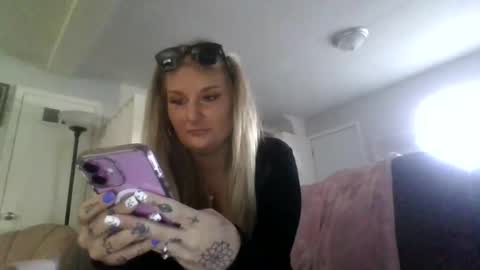 Snapshot of ariadams chatting on 02.24.25 ari adams online show from 02.24.25