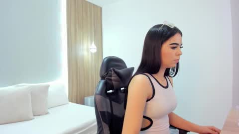 Snapshot of ariadna_boneville chatting on 02.20.26 A R I A D N A online show from 02.20.26