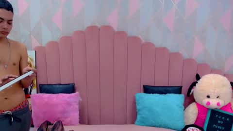 Snapshot of ariadna_princes chatting on 12.21.25 ARIADNA online show from 12.21.25