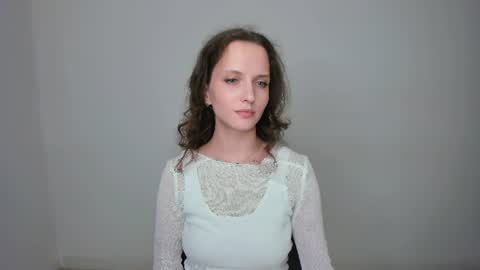 Snapshot of ariadna_s chatting on 06.27.26 Ariadna online show from 06.27.26
