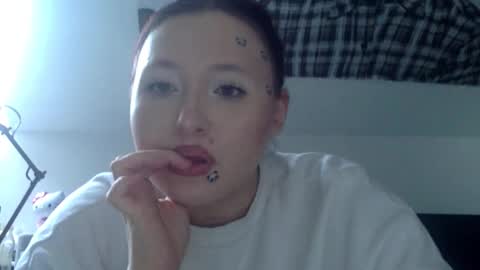 Snapshot of ariakinkygirl chatting on 03.12.26 Aria online show from 03.12.26