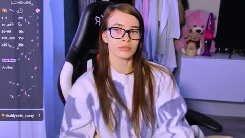 Snapshot of ariamill chatting on 10.16.25 Ari online show from 10.16.25