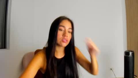 Snapshot of ariamontgomeryyy chatting on 05.28.26 Aria Montgomery online show from 05.28.26