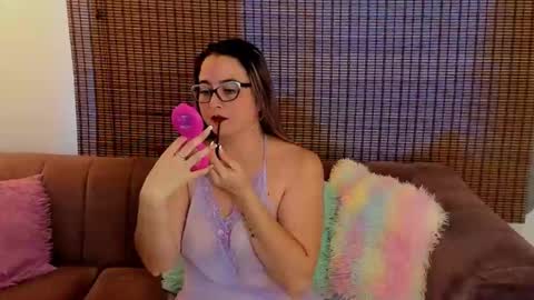 Snapshot of ariana_cross_ chatting on 05.11.26 Ariana Cruz online show from 05.11.26