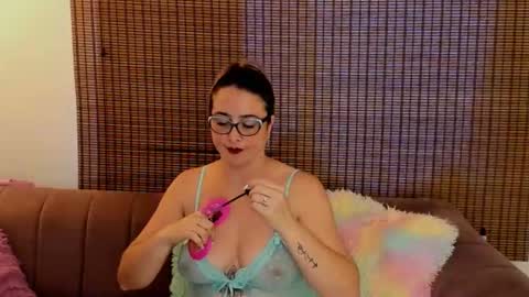 Snapshot of ariana_cross_ chatting on 05.14.26 Ariana Cruz online show from 05.14.26