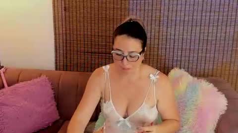 Snapshot of ariana_cross_ chatting on 06.28.26 Ariana Cruz online show from 06.28.26