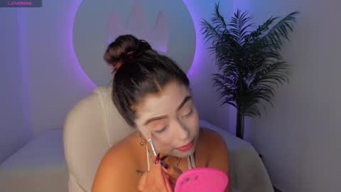 Snapshot of ariana_pierce chatting on 10.30.25 Ariana online show from 10.30.25