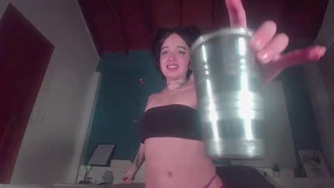 ariana_whitee online show from 11.20.25