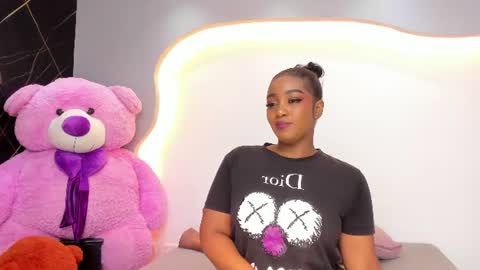 Snapshot of arianaablack chatting on 06.20.26 Ariana online show from 06.20.26
