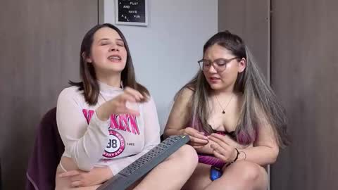 Snapshot of arianablake_11 chatting on 03.12.26 Ariana online show from 03.12.26