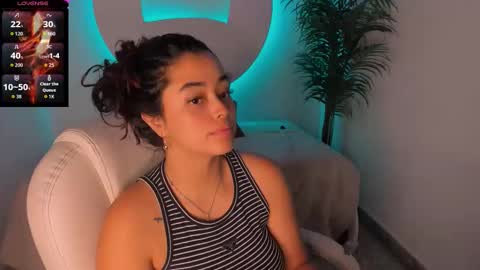 Snapshot of arianapierce chatting on 10.21.25 arianapierce online show from 10.21.25