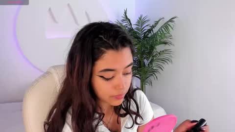 Snapshot of arianapierce chatting on 10.25.25 arianapierce online show from 10.25.25