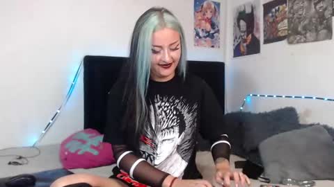 help me 100 hands up my OF is Free  online show from 01.27.25