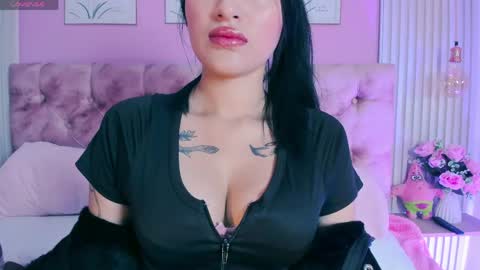 Snapshot of arianawest_ chatting on 05.20.26 arianawest_ online show from 05.20.26