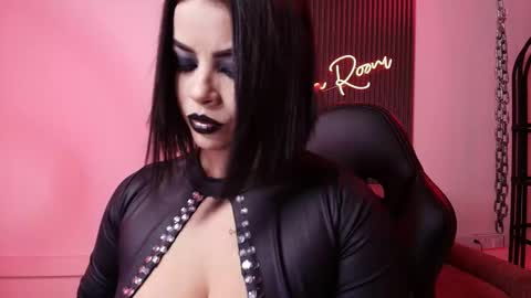 Snapshot of arianna__smith_ chatting on 10.28.25 Arianna online show from 10.28.25