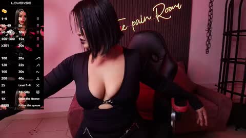 Snapshot of arianna__smith_ chatting on 11.12.25 Arianna online show from 11.12.25