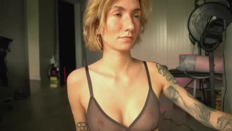 Olivka online show from 03.11.25