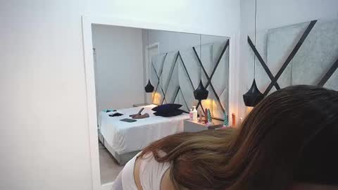 ariawillss online show from 12.18.25