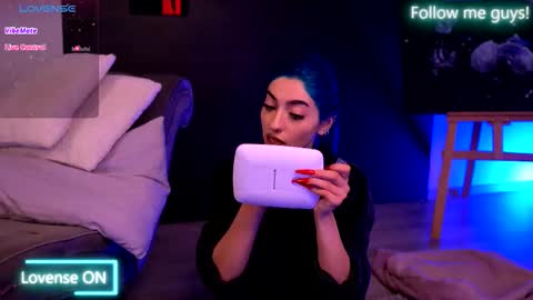 Aria  online show from 09.29.25