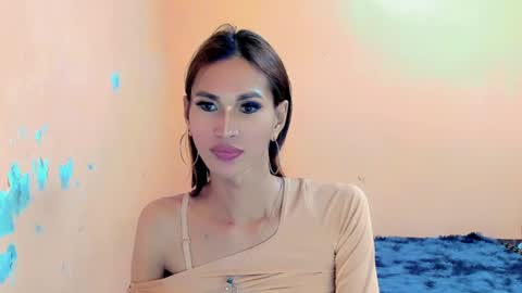 Snapshot of ariba_aribats chatting on 01.06.25 VAL online show from 01.06.25