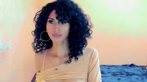 Snapshot of ariba_aribats chatting on 01.06.25 VAL online show from 01.06.25