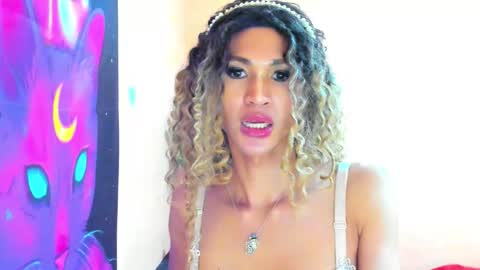 Snapshot of ariba_aribats chatting on 01.29.25 VAL online show from 01.29.25