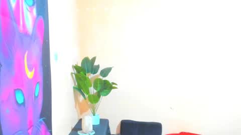 Snapshot of ariba_aribats chatting on 02.07.25 VAL online show from 02.07.25