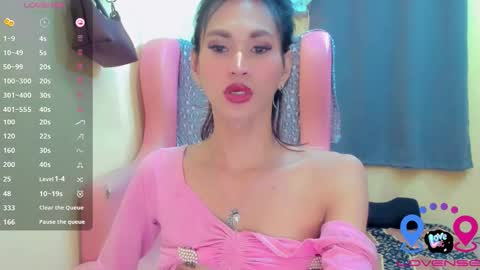 Snapshot of ariba_aribats chatting on 12.17.25 VAL online show from 12.17.25