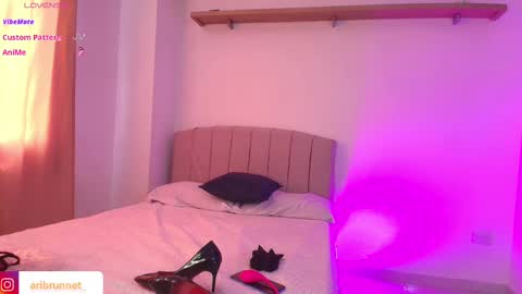  Ari Just Ari online show from 10.17.25