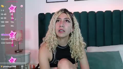 Ari Bunnie  online show from 04.09.26