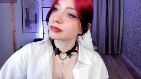 Snapshot of arielabradberry chatting on 02.06.25 Ariel online show from 02.06.25