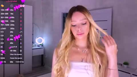 Snapshot of arielarlt chatting on 08.02.26 Ase online show from 08.02.26